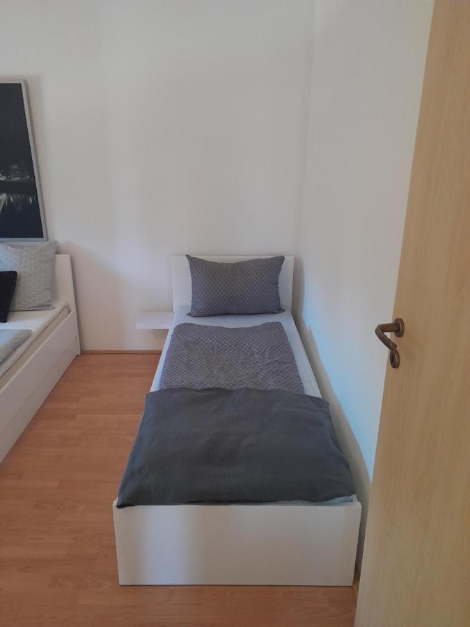 Caliente Apartments Vir A מראה חיצוני תמונה