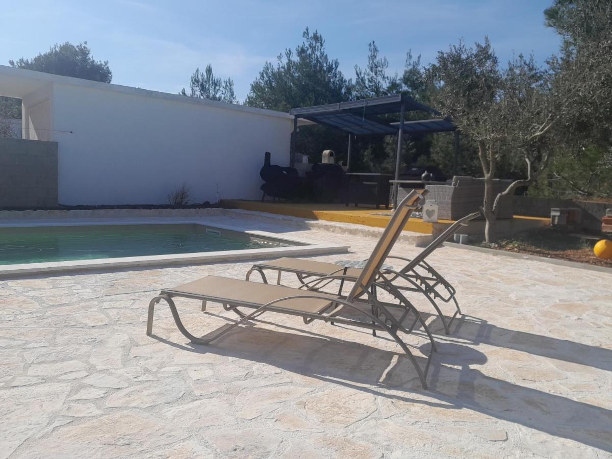 Caliente Apartments Vir A מראה חיצוני תמונה