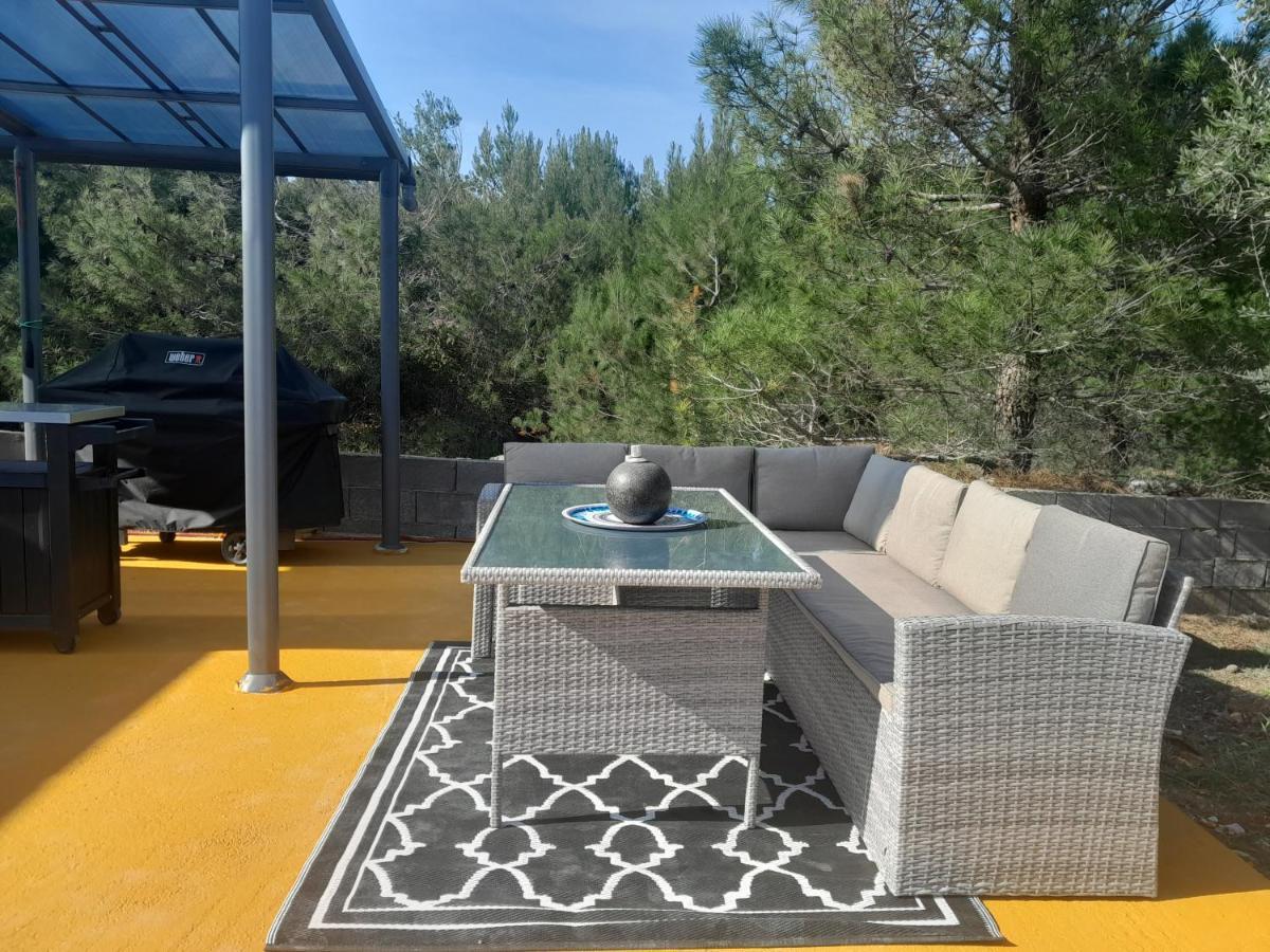 Caliente Apartments Vir A מראה חיצוני תמונה
